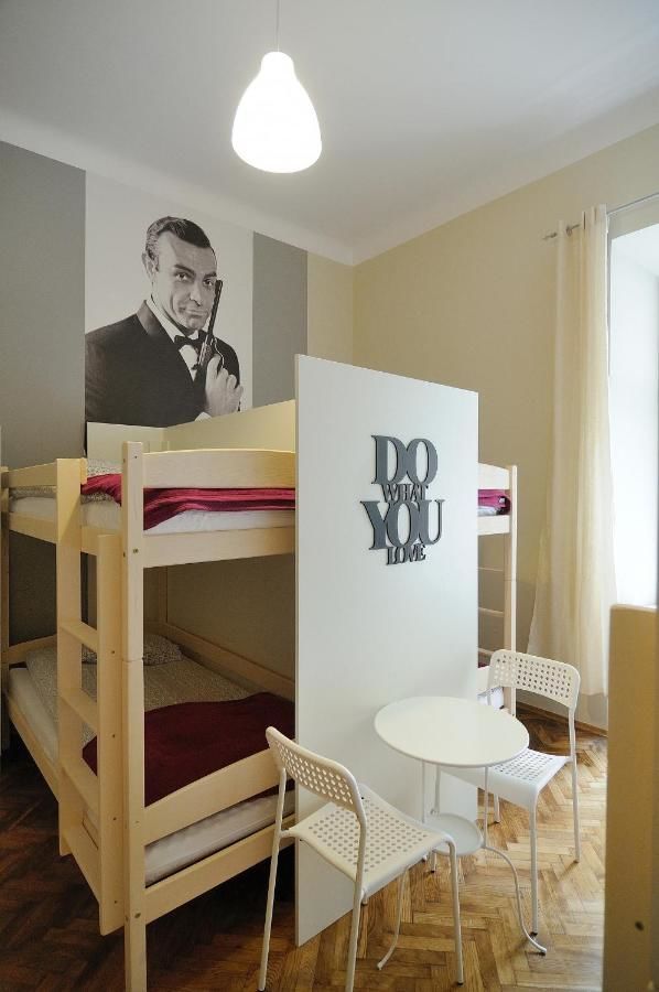 Хостелы Hollywood Hostel Краков-27